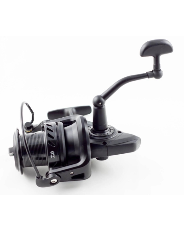 Mulineta Daiwa Black Widow 5500A