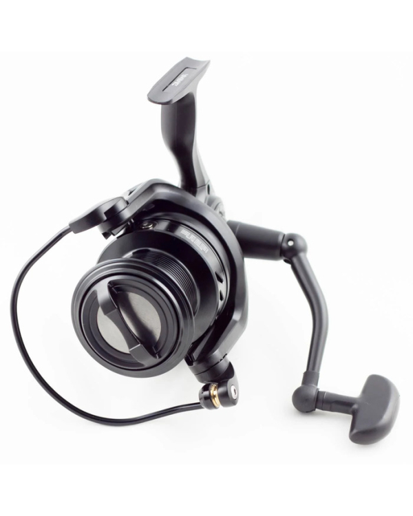 Mulineta Daiwa Black Widow 5500A