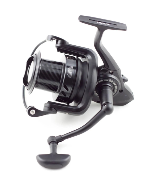 Mulineta Daiwa Black Widow 5500A